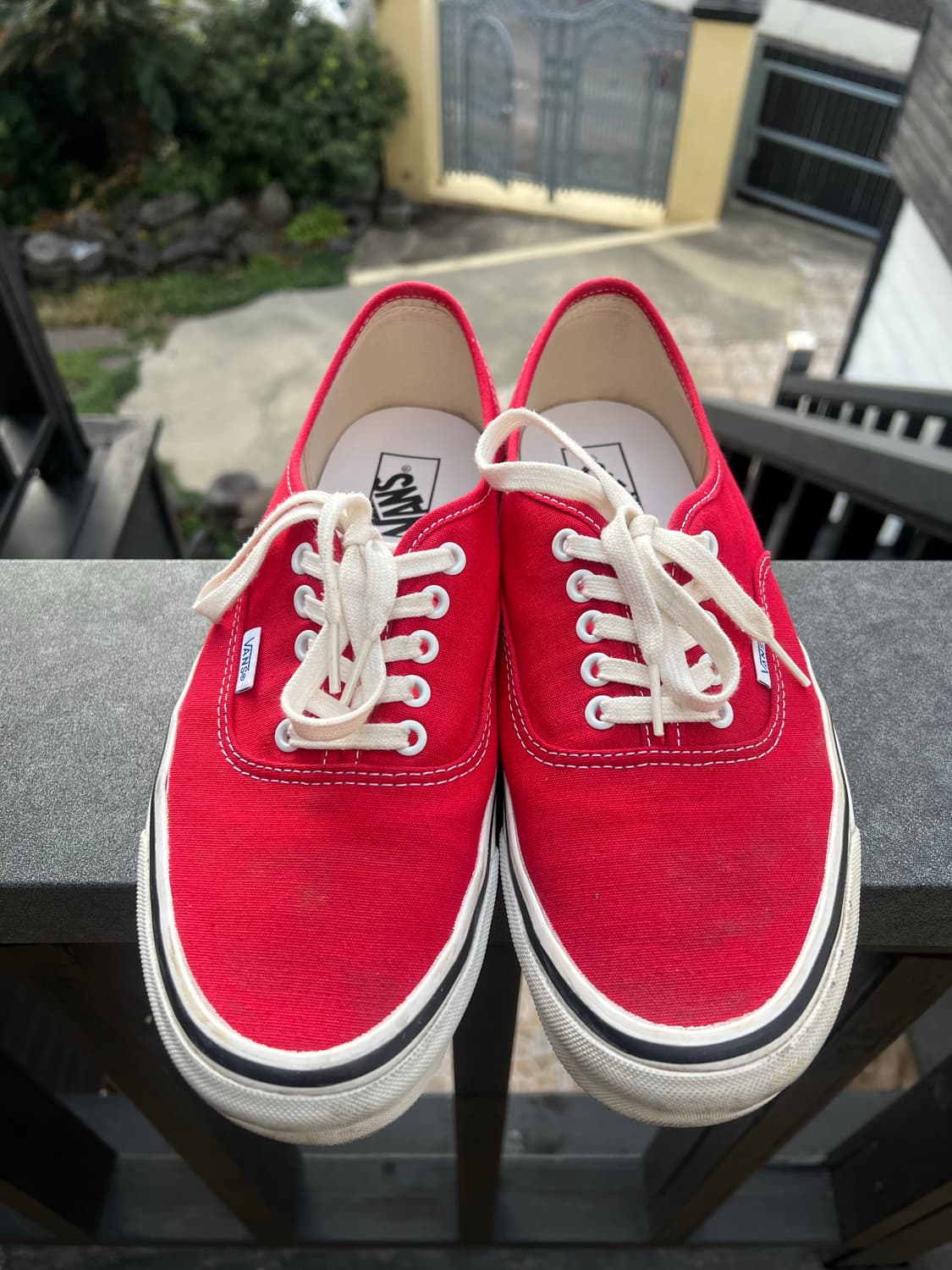 반스 어센틱 44 DX 애너하임 팩토리 레이싱 레드 상품이미지1