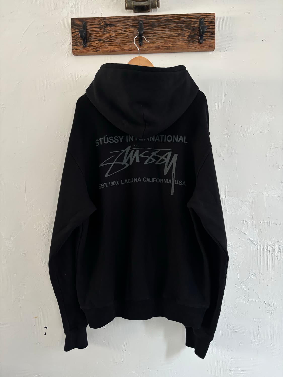 Stussy 스투시 블랙 스무스 인터내셔널 피그먼트 후드 상품이미지1
