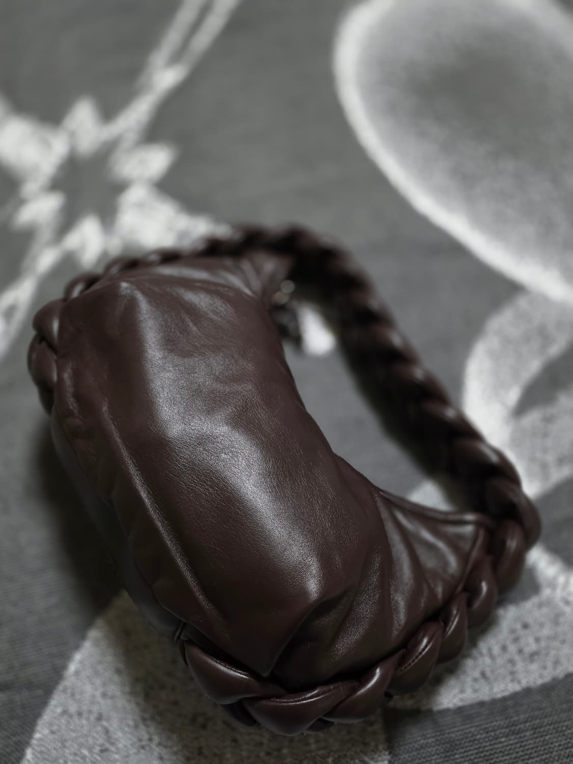 헤레우 에스피가 플레이티드 패디드 숄더백 다크브라운 상품이미지7