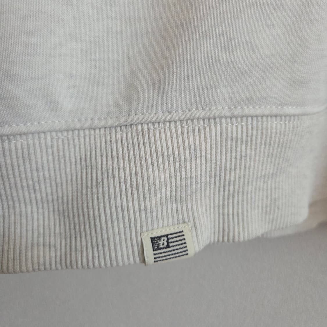 뉴발란스 맨투맨 Classic is New 아이보리 L 상품이미지5