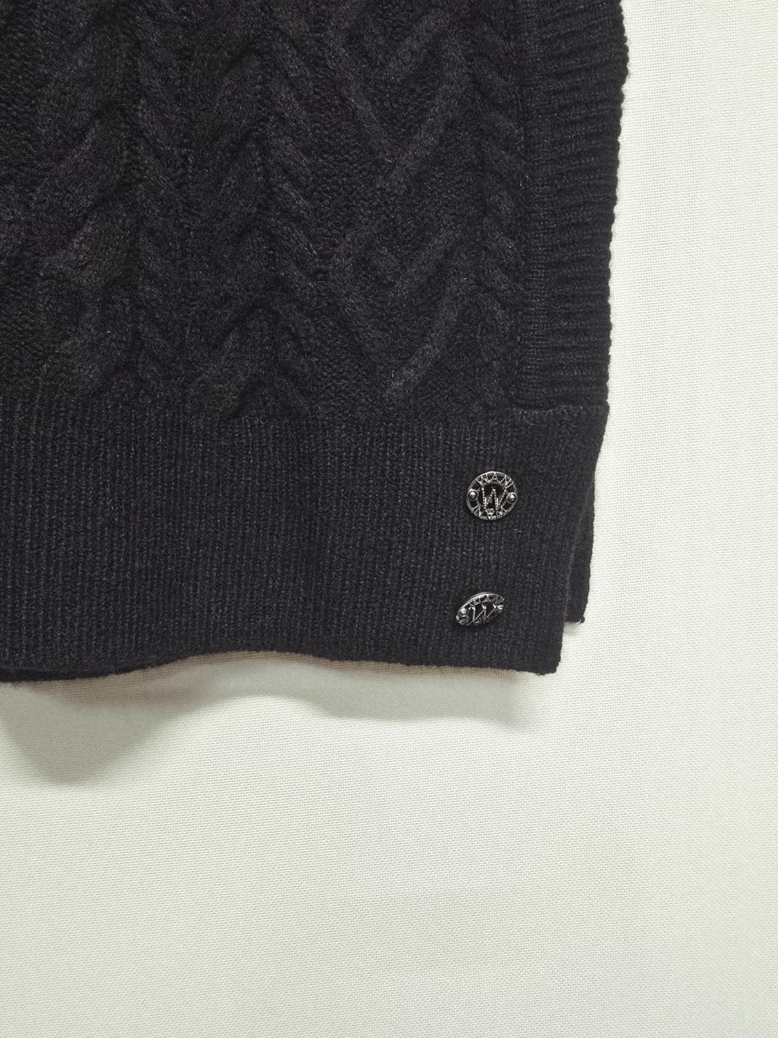 SJ WANI 블랙 꽈배기 니트 조끼 상품이미지3