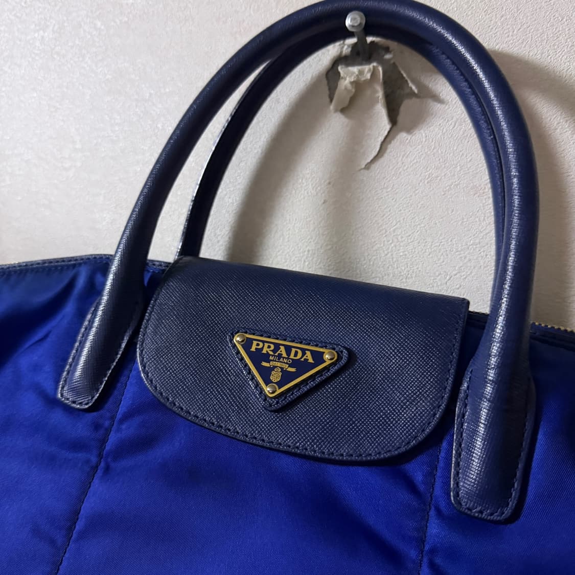 프라다 포코노 나일론 토트 블루 상품이미지5
