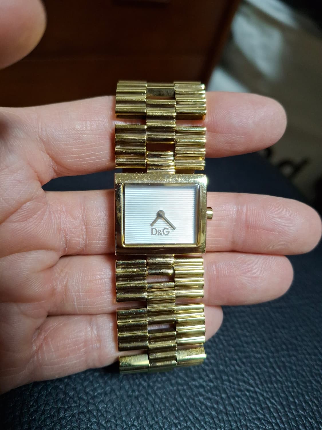 (마지막특가) 돌체앤가바나 금장 사각 시계 상품이미지7