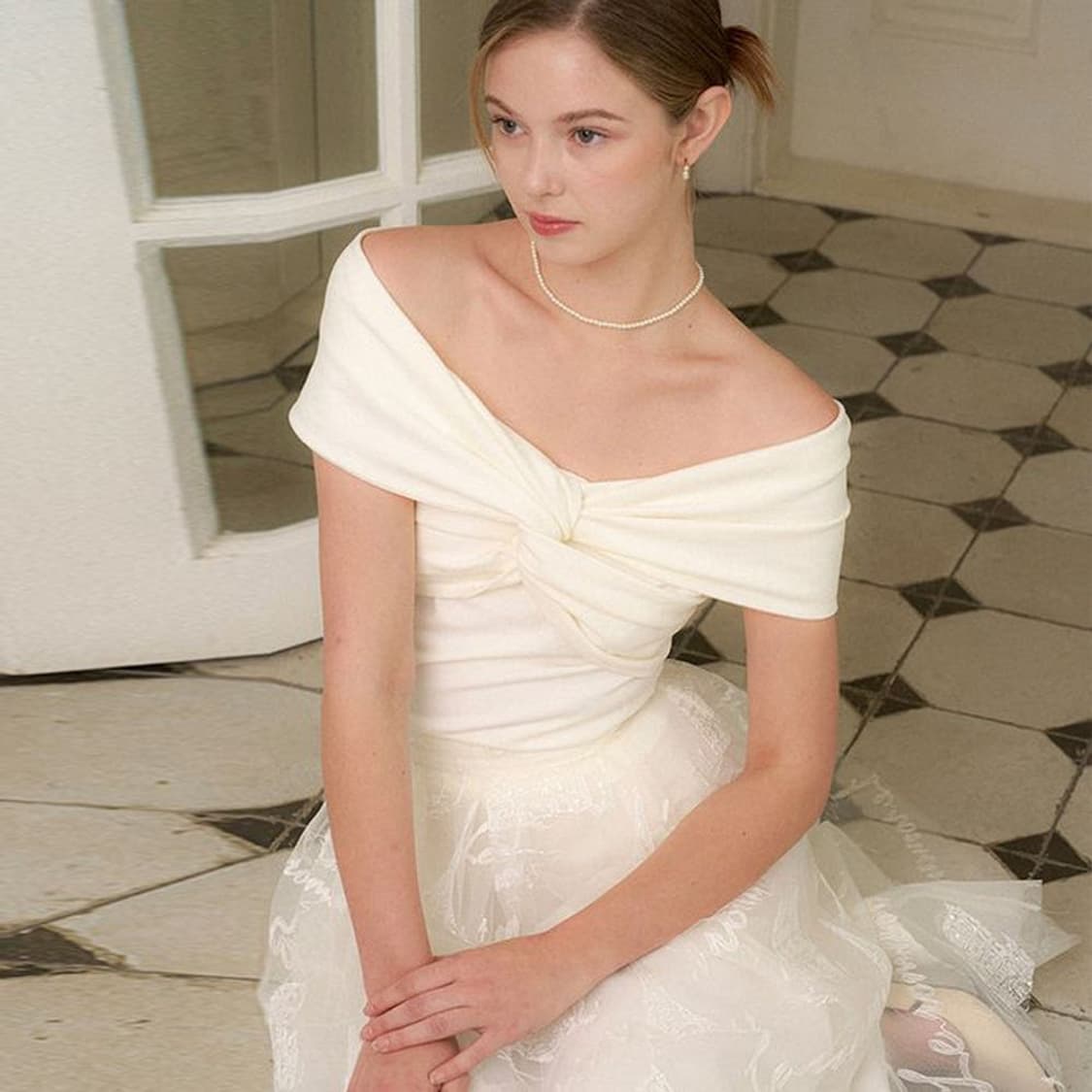 Roman Off-Shoulder T-shirts (2) 오프숄더 상품이미지1