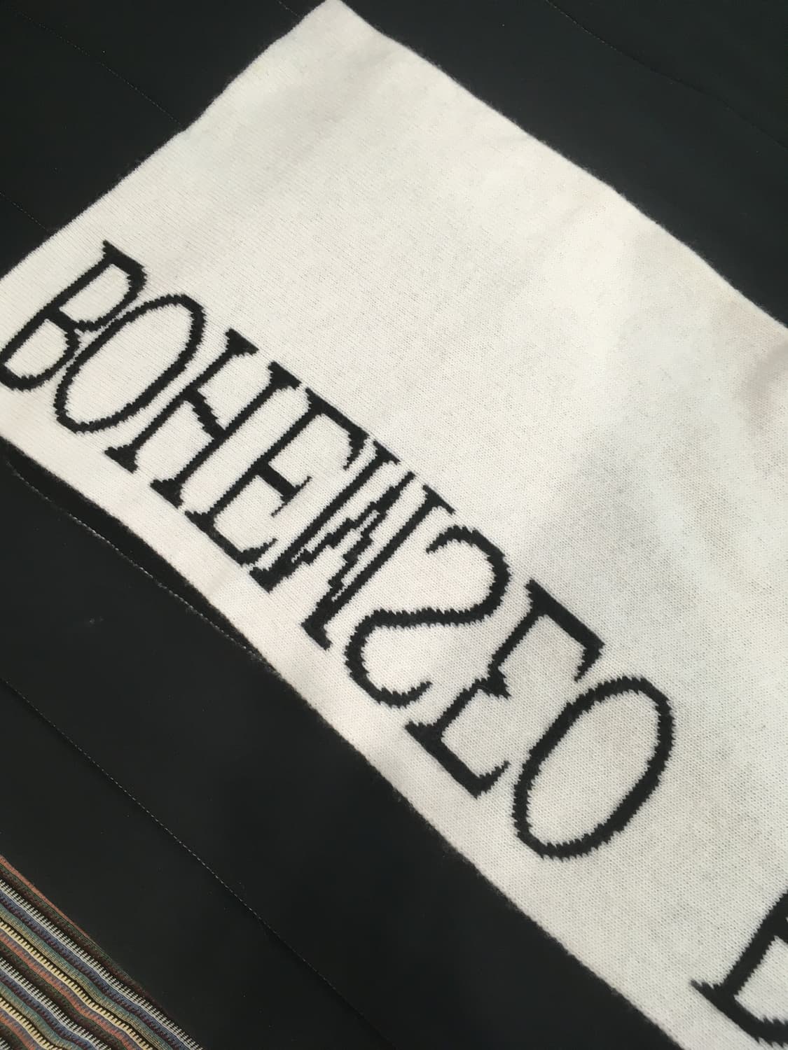 보헤미안 서울 JACQUARD KINT MUFFLER BLACK&IVOR 상품이미지4