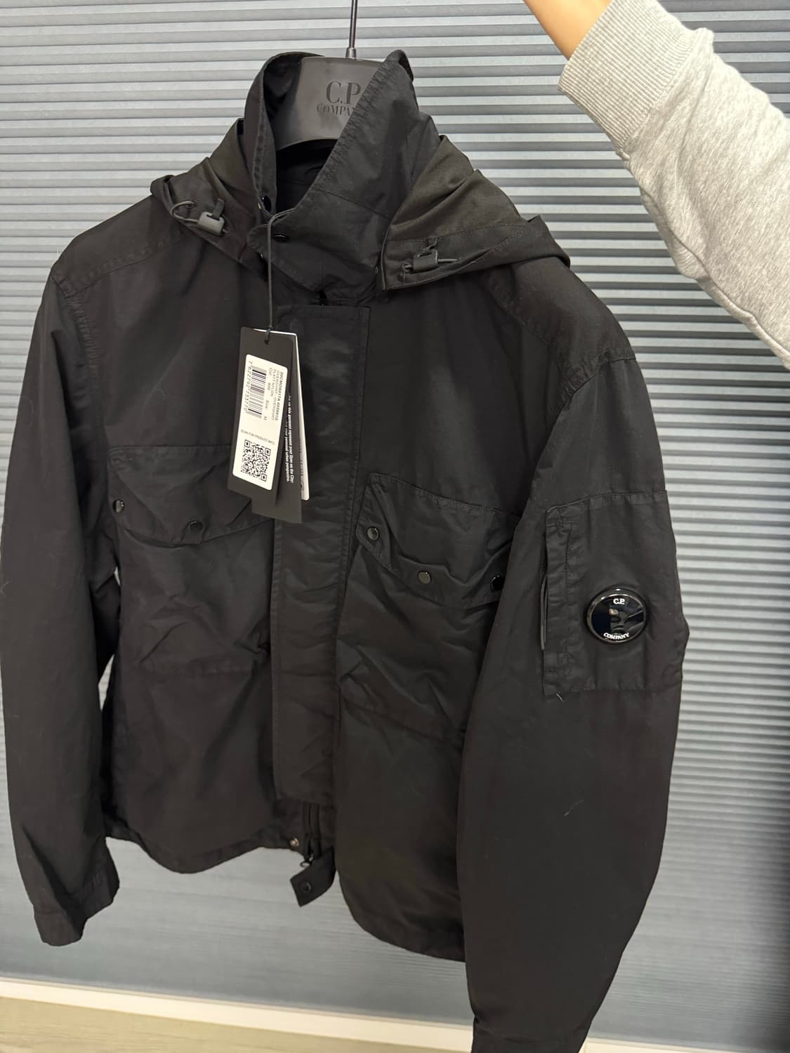 cp컴퍼니 26ss 플랫나일론 고글자켓 바람막이 상품이미지2