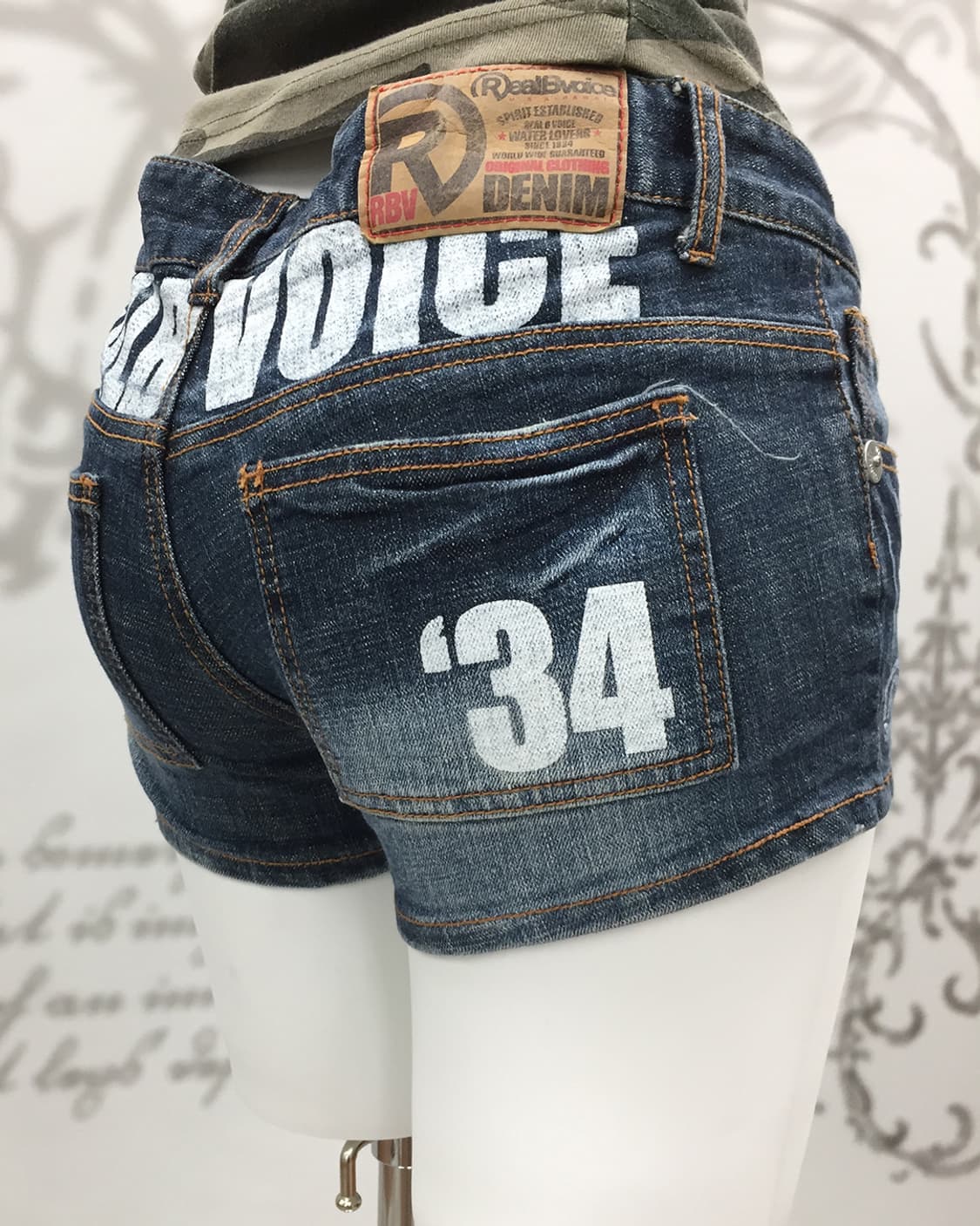 Denim lettering point low-rise shorts 상품이미지3