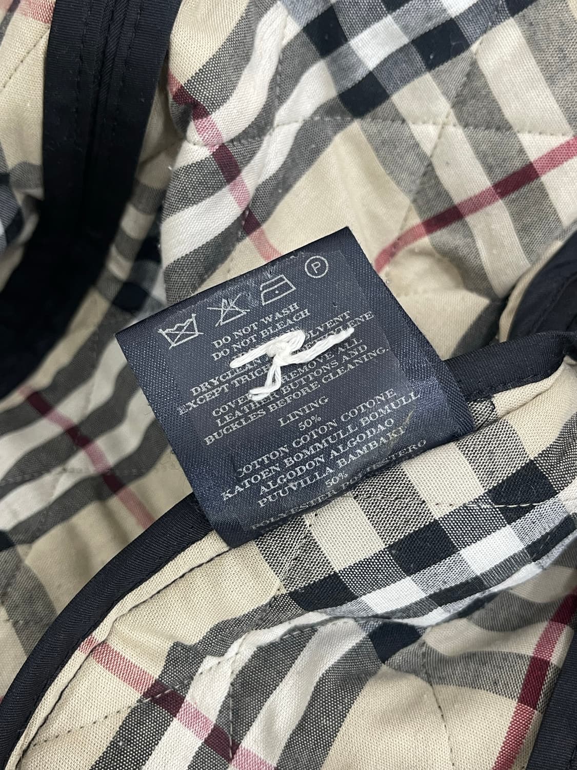 버버리 블랙 퀼팅 자켓 상품이미지10