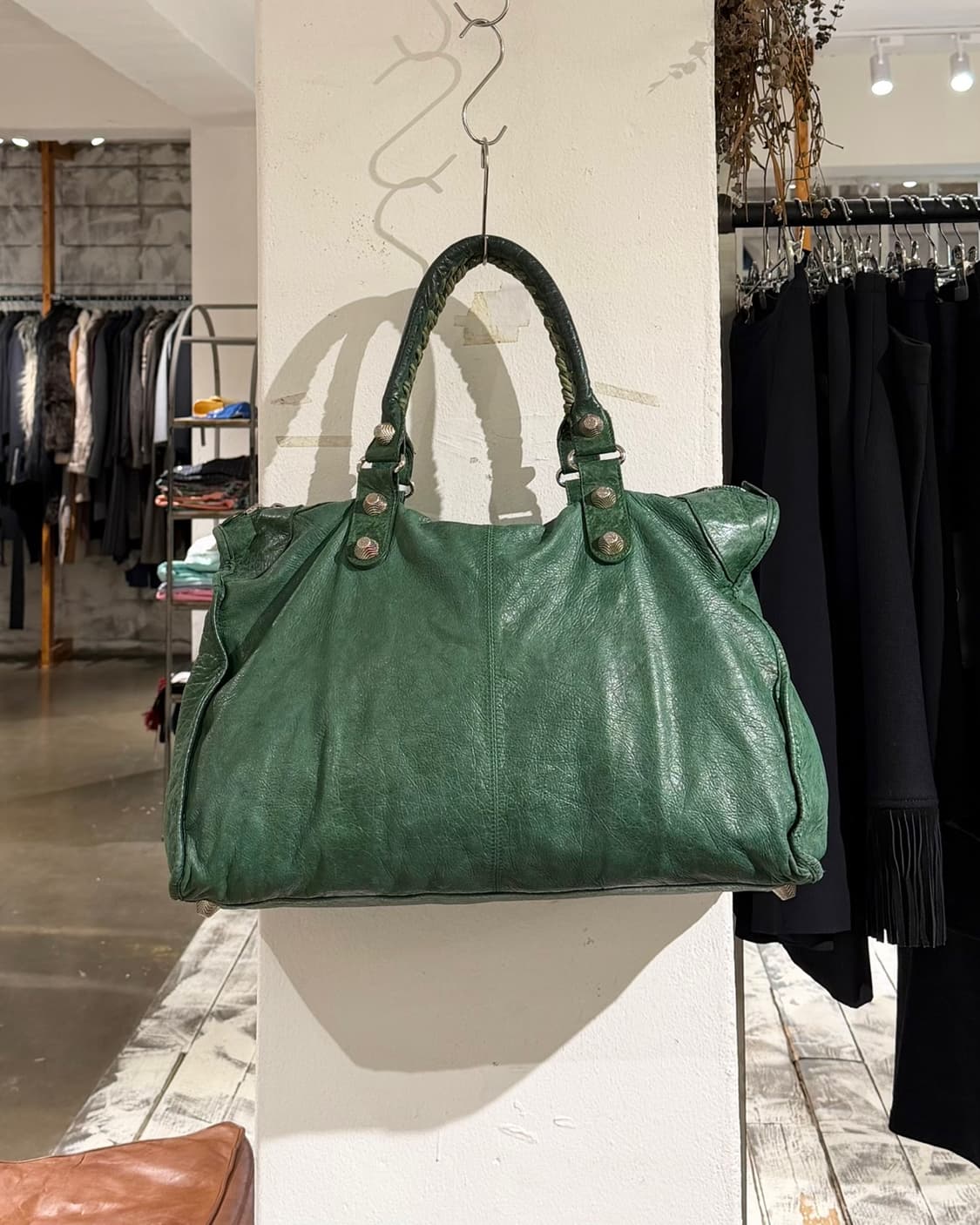 발렌시아가 그린 자이언트 워크 빅 모터백 상품이미지4