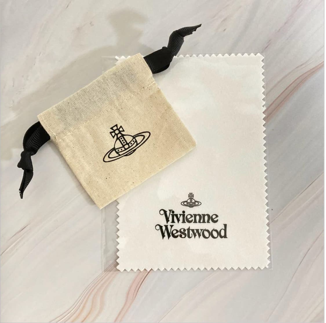 비비안웨스트우드 레터링 각인 화이트 크리스탈 큐빅링 반지 상품이미지5