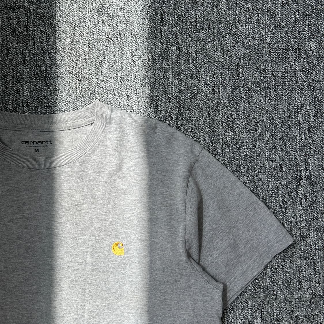 칼하트 wip 체이스 코튼 반팔티셔츠 상품이미지2