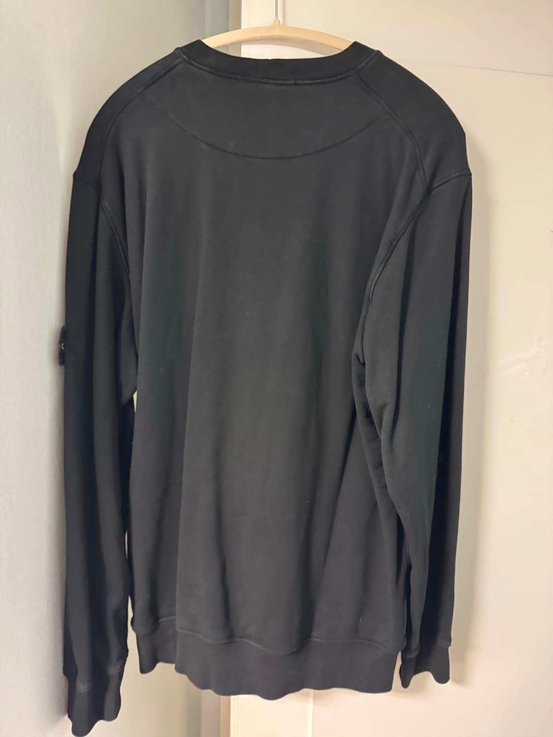 스톤아일랜드 블랙 맨투맨 티셔츠 상품이미지2