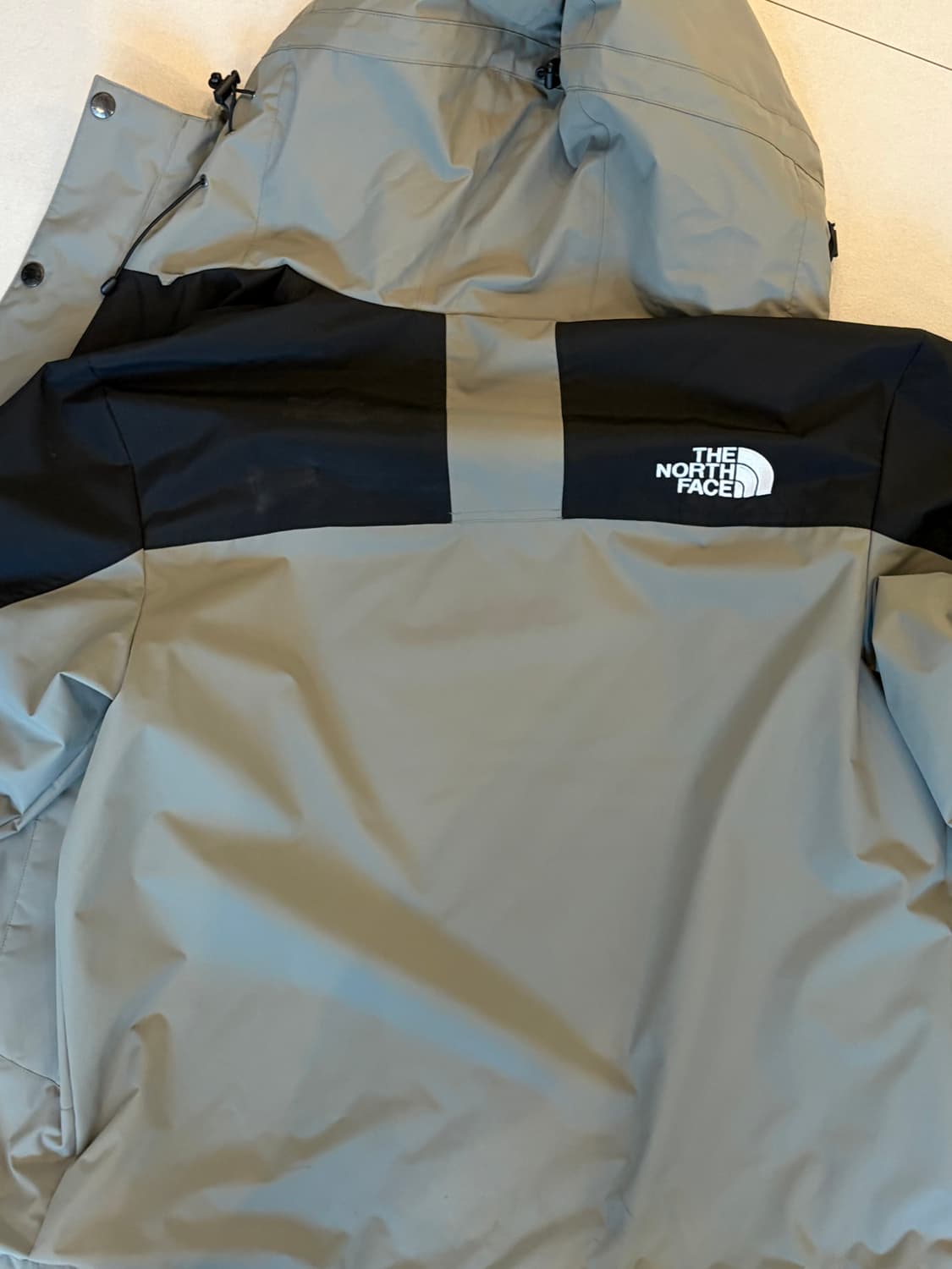 노스페이스 카키 바람막이 95(m) 상품이미지2