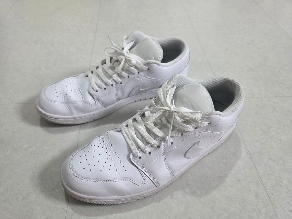 나이키 에어 조던 1 로우 트리플 화이트 300 상품이미지2
