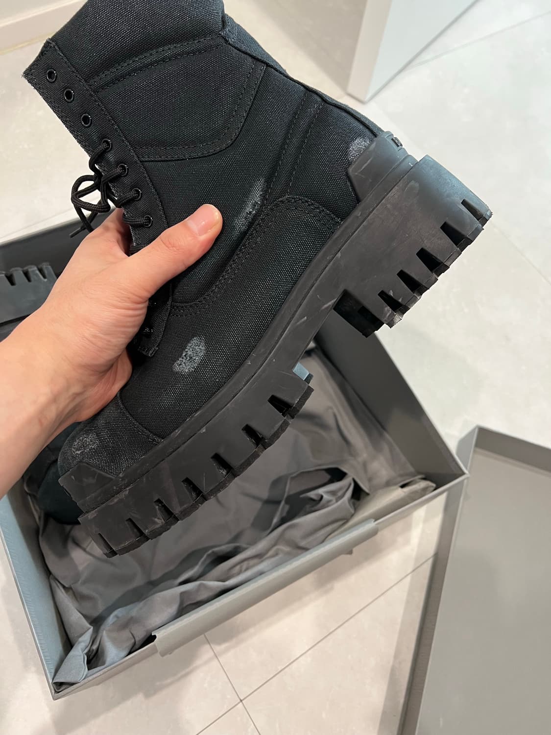 발렌시아가 스트라이크 41SIZE 상품이미지2