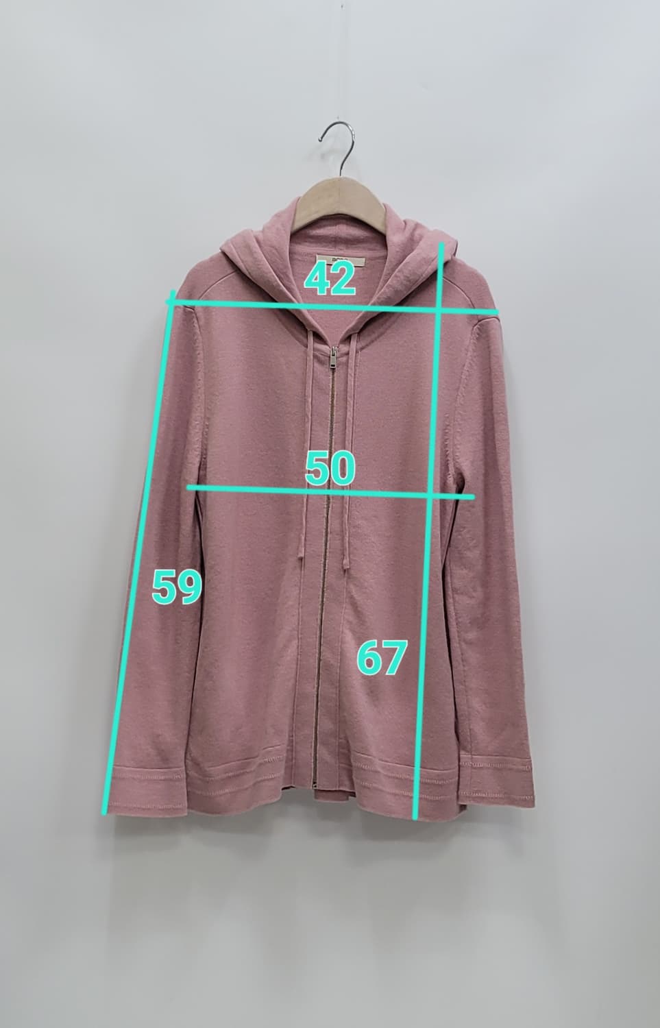 BCBG 비씨비지 후드 울 니트 집업 가디건 / 여 85

모 100%  상품이미지9