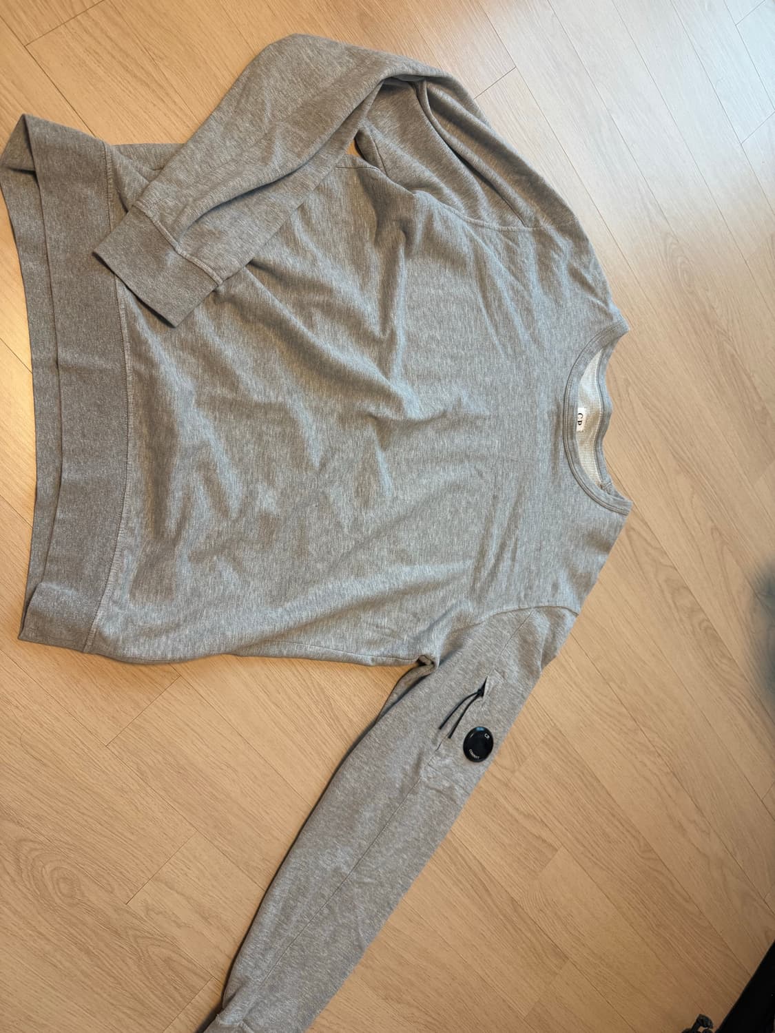 cp컴퍼니 맨투맨  상품이미지1