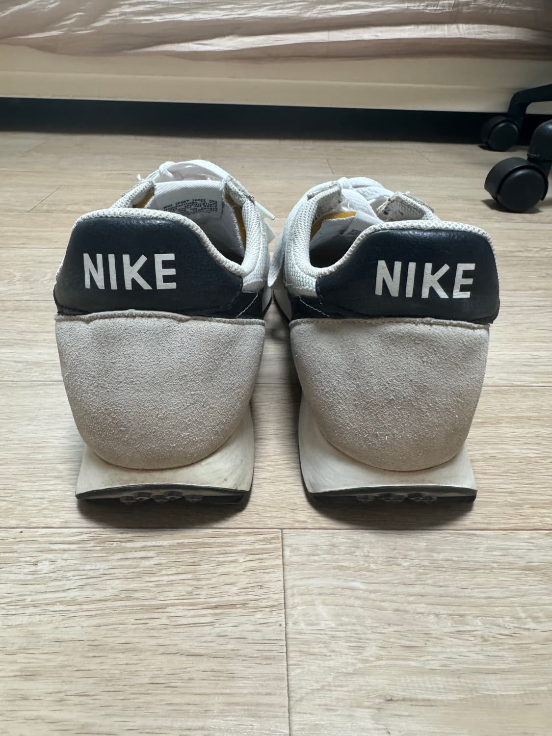 나이키 테일윈드79 흰검 290mm 상품이미지3