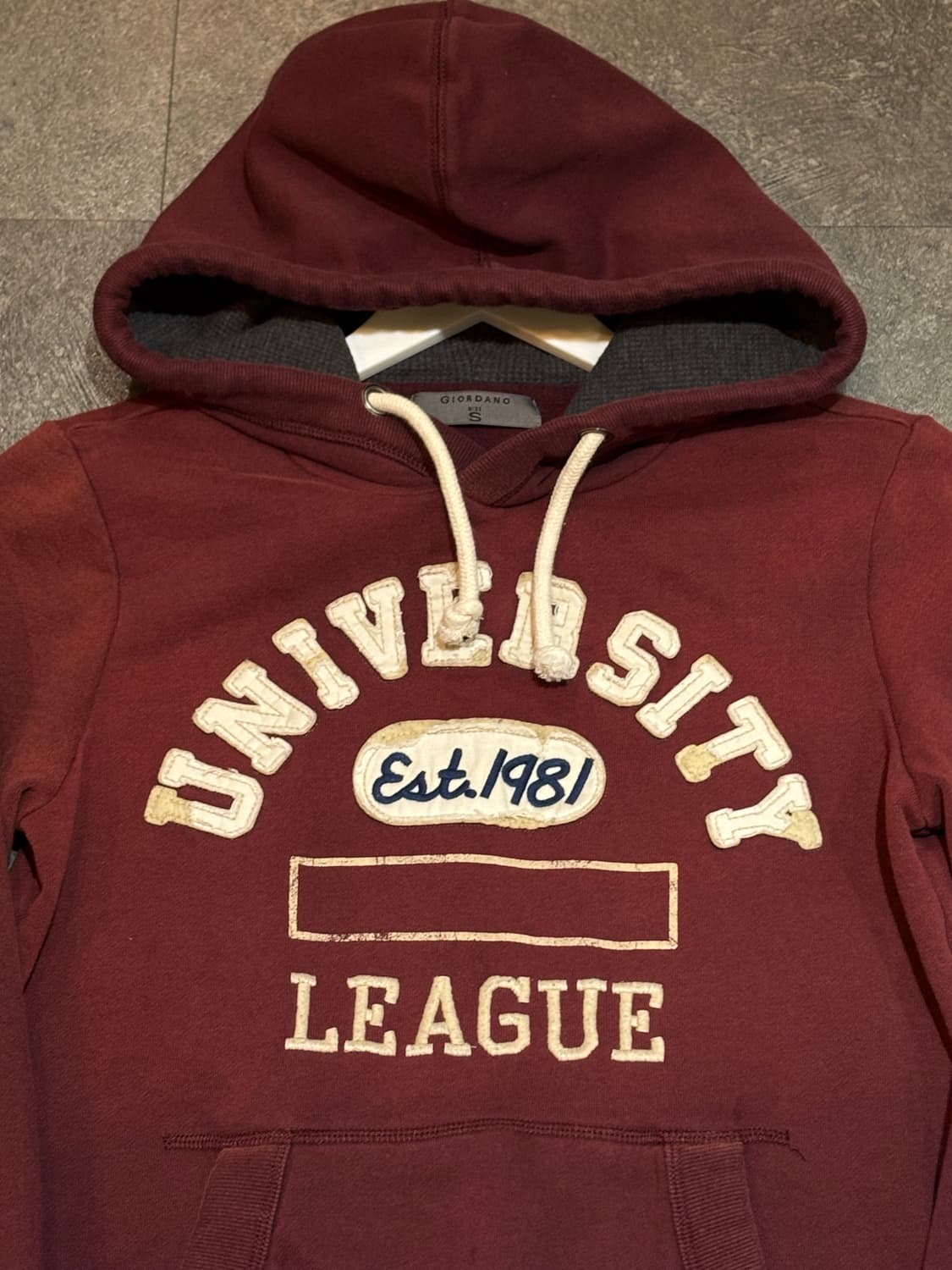 지오다노 버건디 후드티 S 상품이미지4