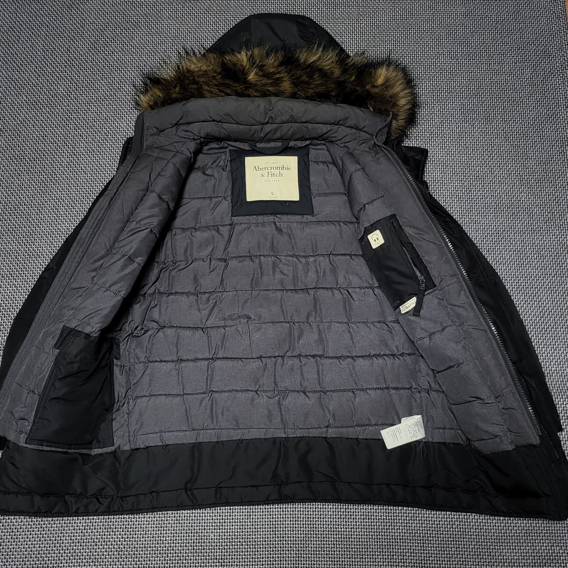 아베크롬비 앤 피치 라쿤 패딩 점퍼 블랙 (S오버) 상품이미지2