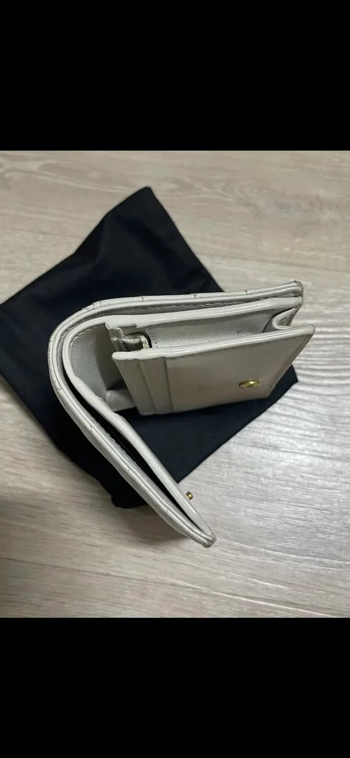 입생로랑 마틀라세 플랩 카드지갑 상품이미지6