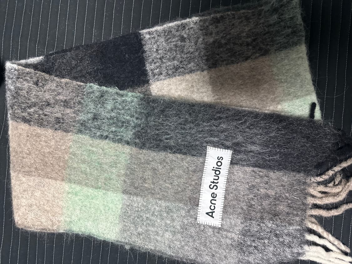 아크네스튜디오 체크 머플러 그레이 상품이미지2