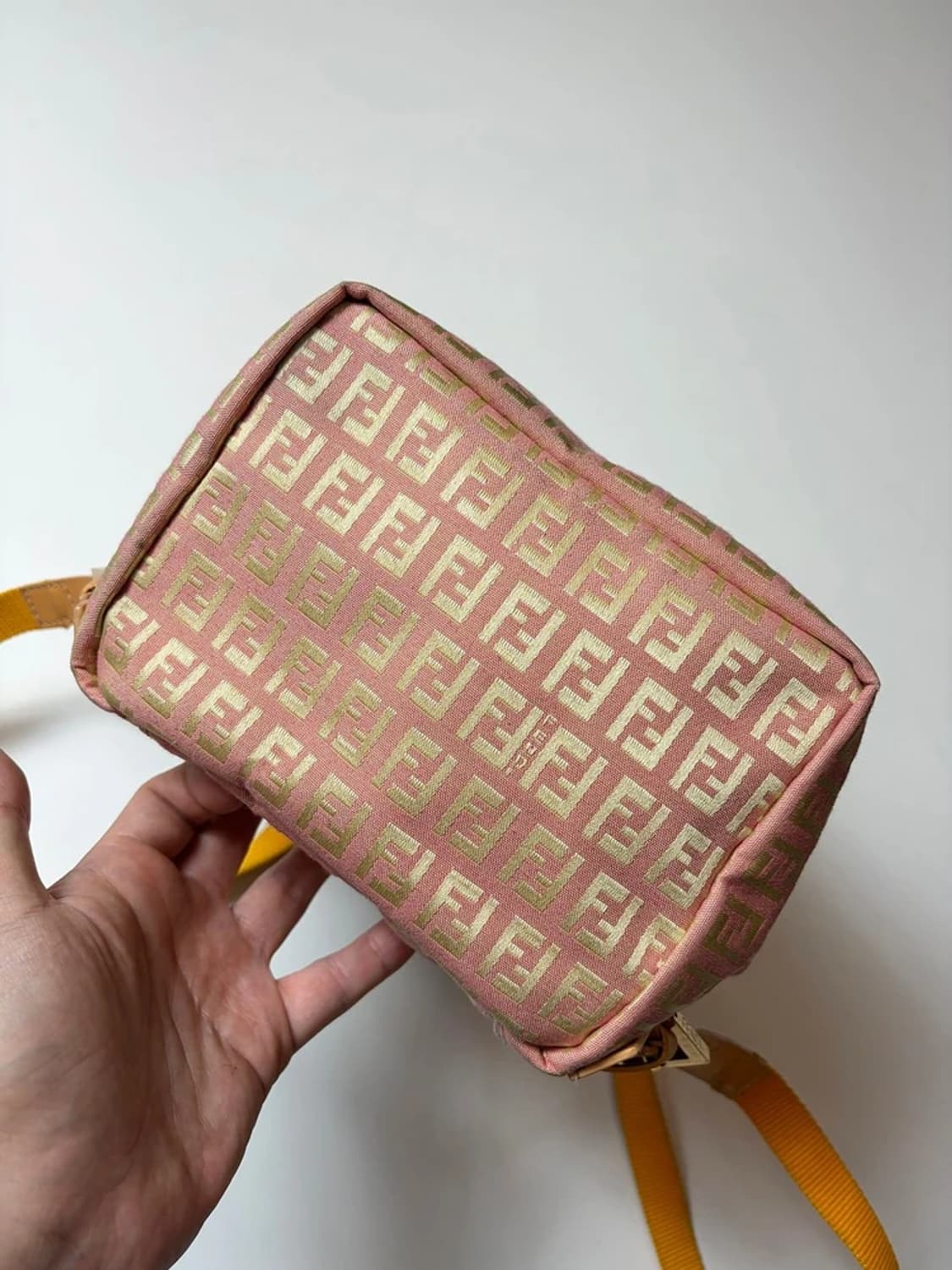 펜디 FENDI 아이코닉 주카 패턴 핑크 백팩 Q1479 상품이미지3