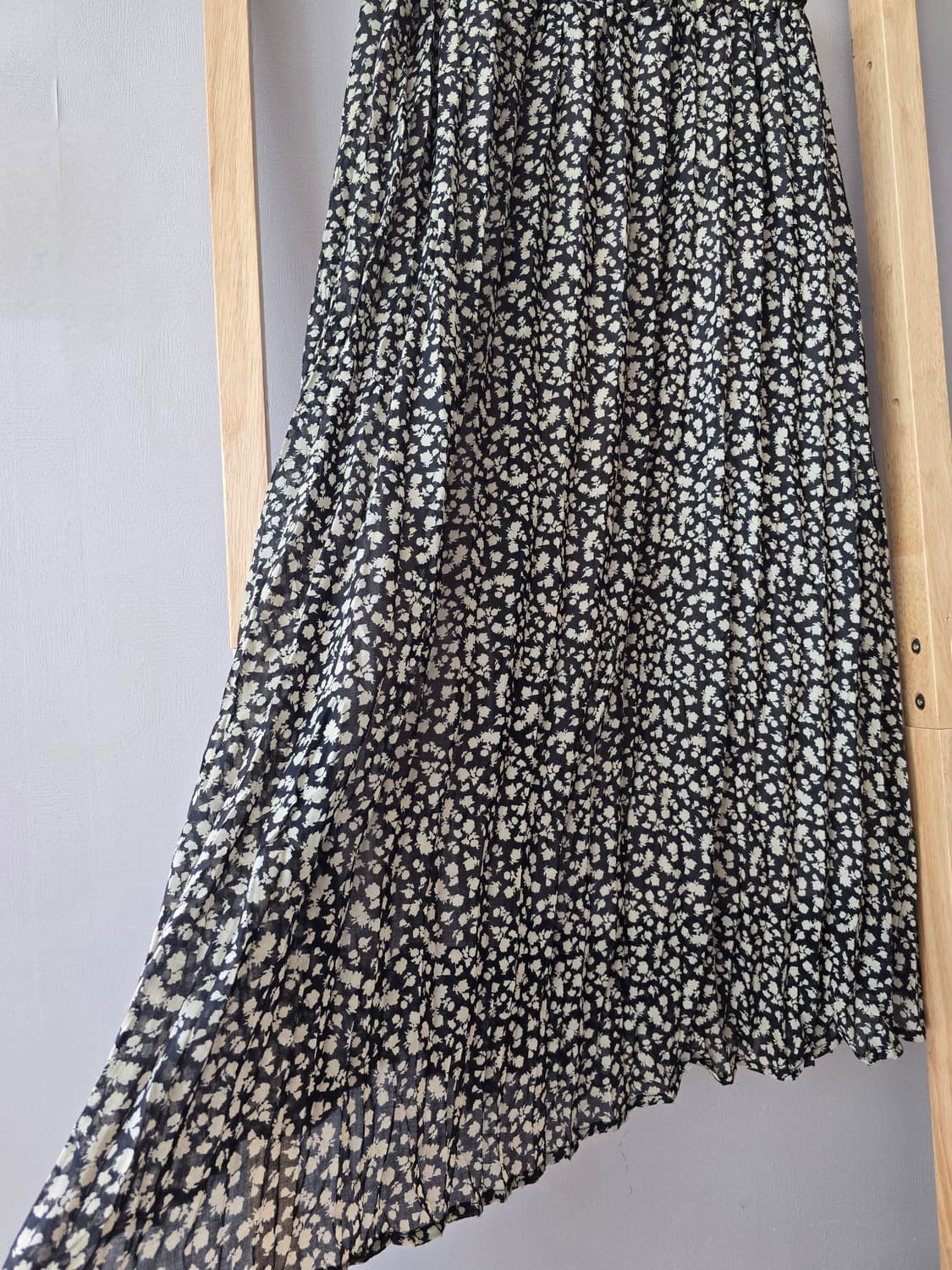 Löytää 플라워 플리츠 롱스커트 상품이미지4