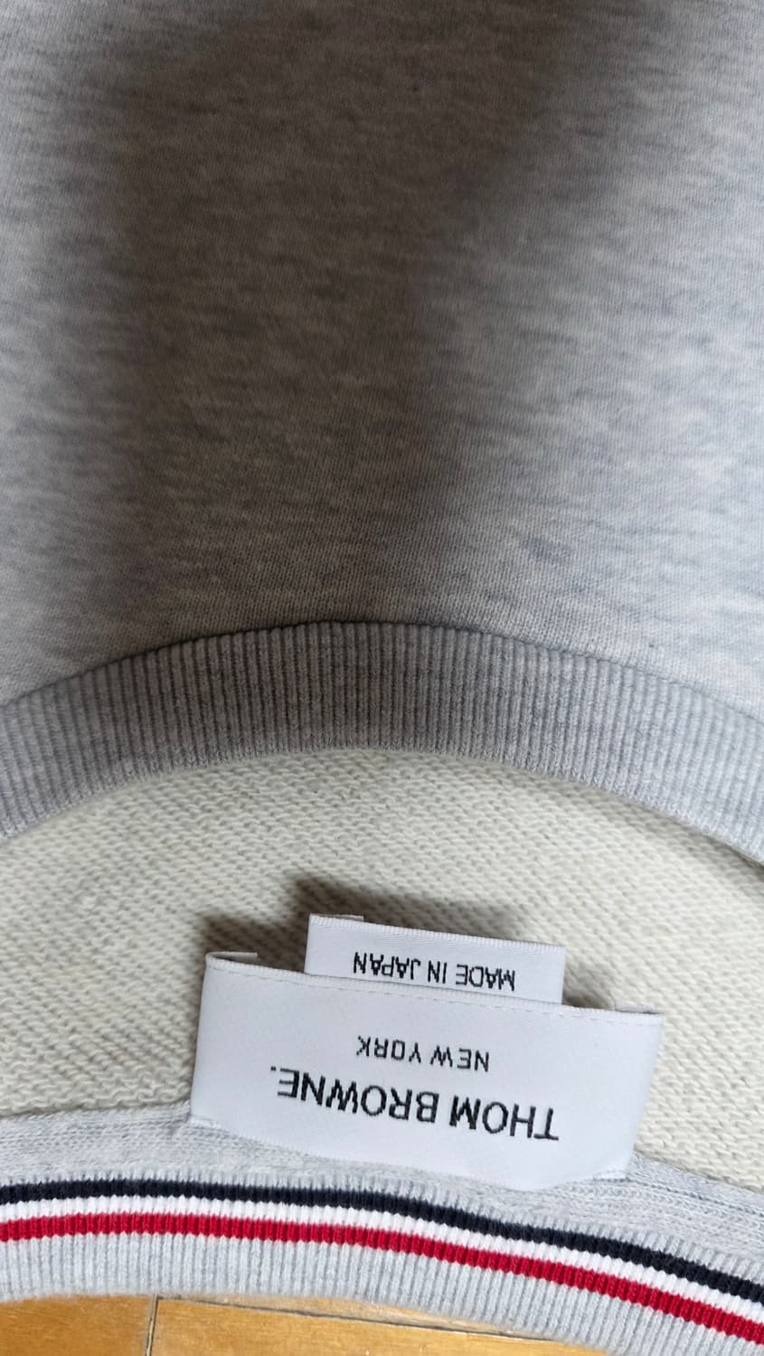 [2,새상품급]톰브라운 사선완장 맨투맨 상품이미지5