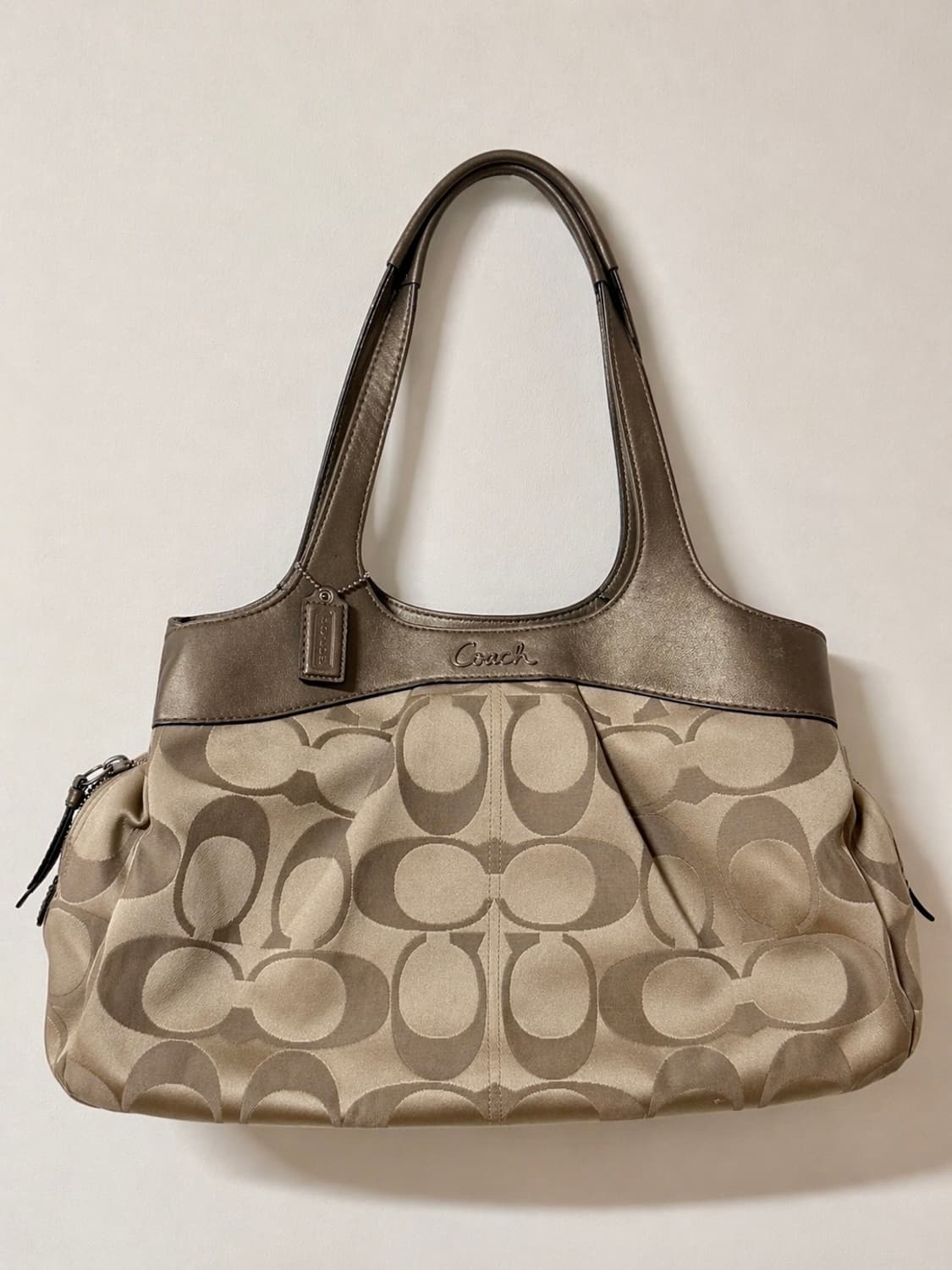 안감 핑크🩷 코치 시그니처 자카드 숄더백 베이지 브라운 상품이미지1