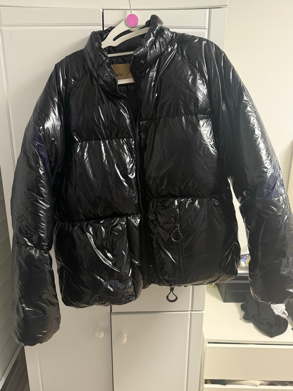 마뗑킴 블랙 유광 패딩 상품이미지1