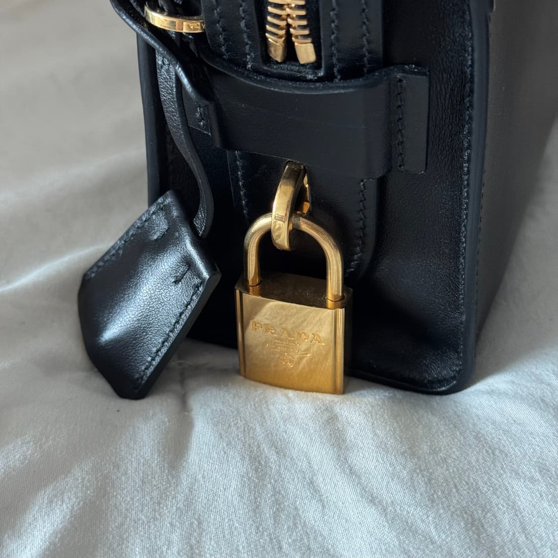 프라다 크로스백 상품이미지3