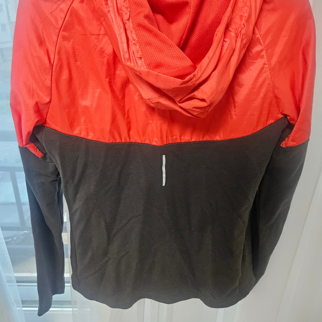 나이키 러닝 여성 바람막이 L 상품이미지3