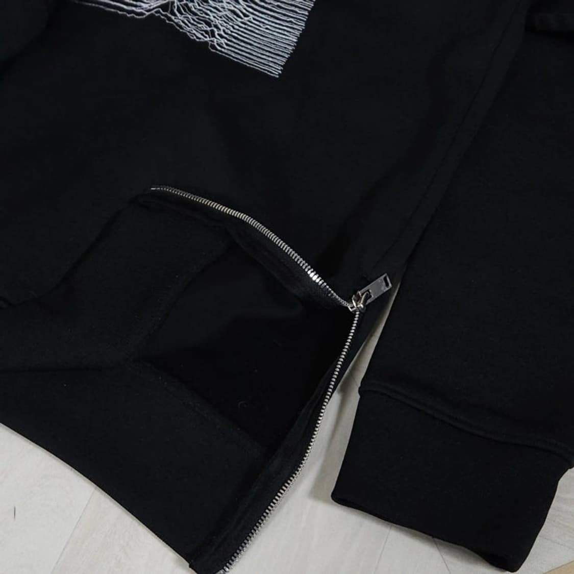 100~105)JILLSTUART 질스튜어트 뉴욕 성조기 맨투맨 블랙 상품이미지3