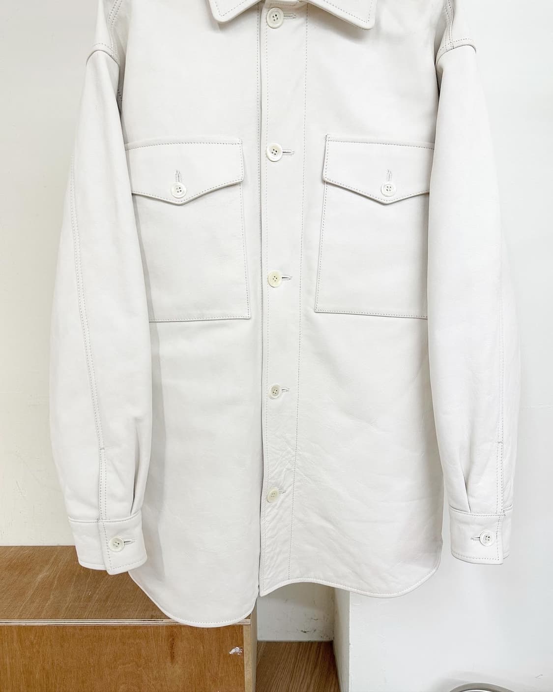 메종마르지엘라 x h&m 화이트 레더 포켓 점퍼  상품이미지5