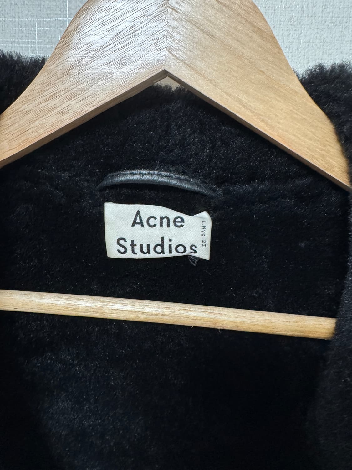 아쿠네스튜디오 블랙 무스탕 M  상품이미지2