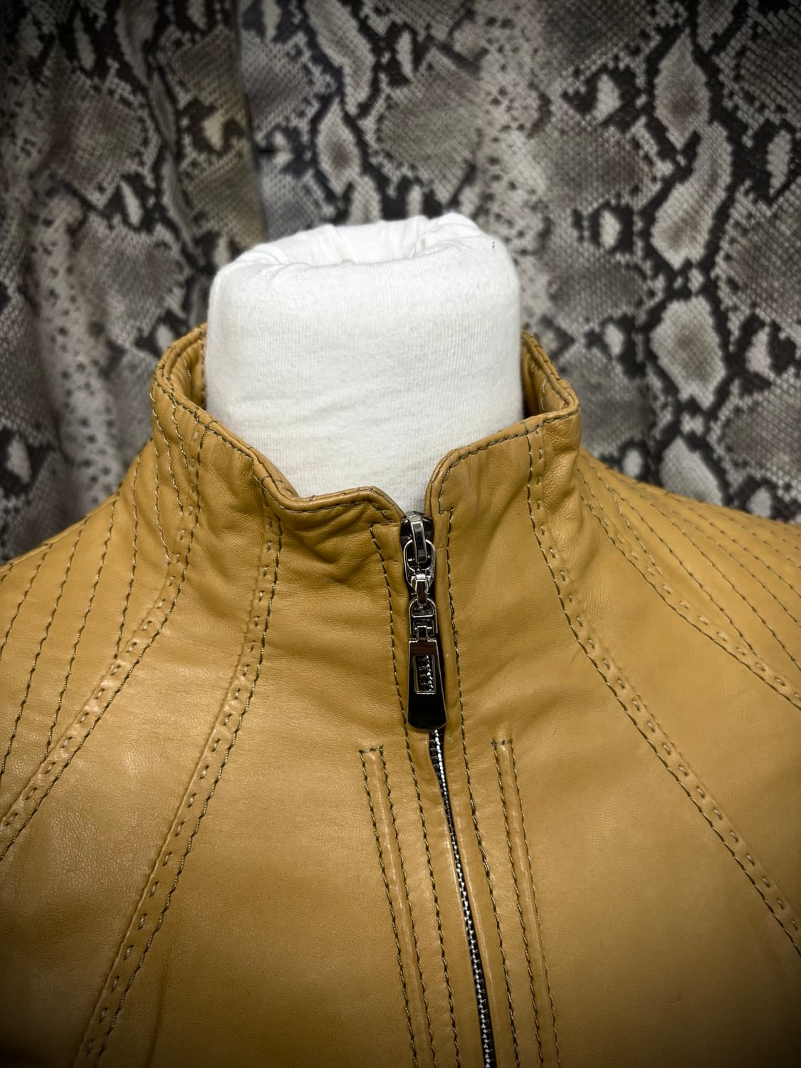 [RARE design] Back Zip Detail Stitch Lin 상품이미지7