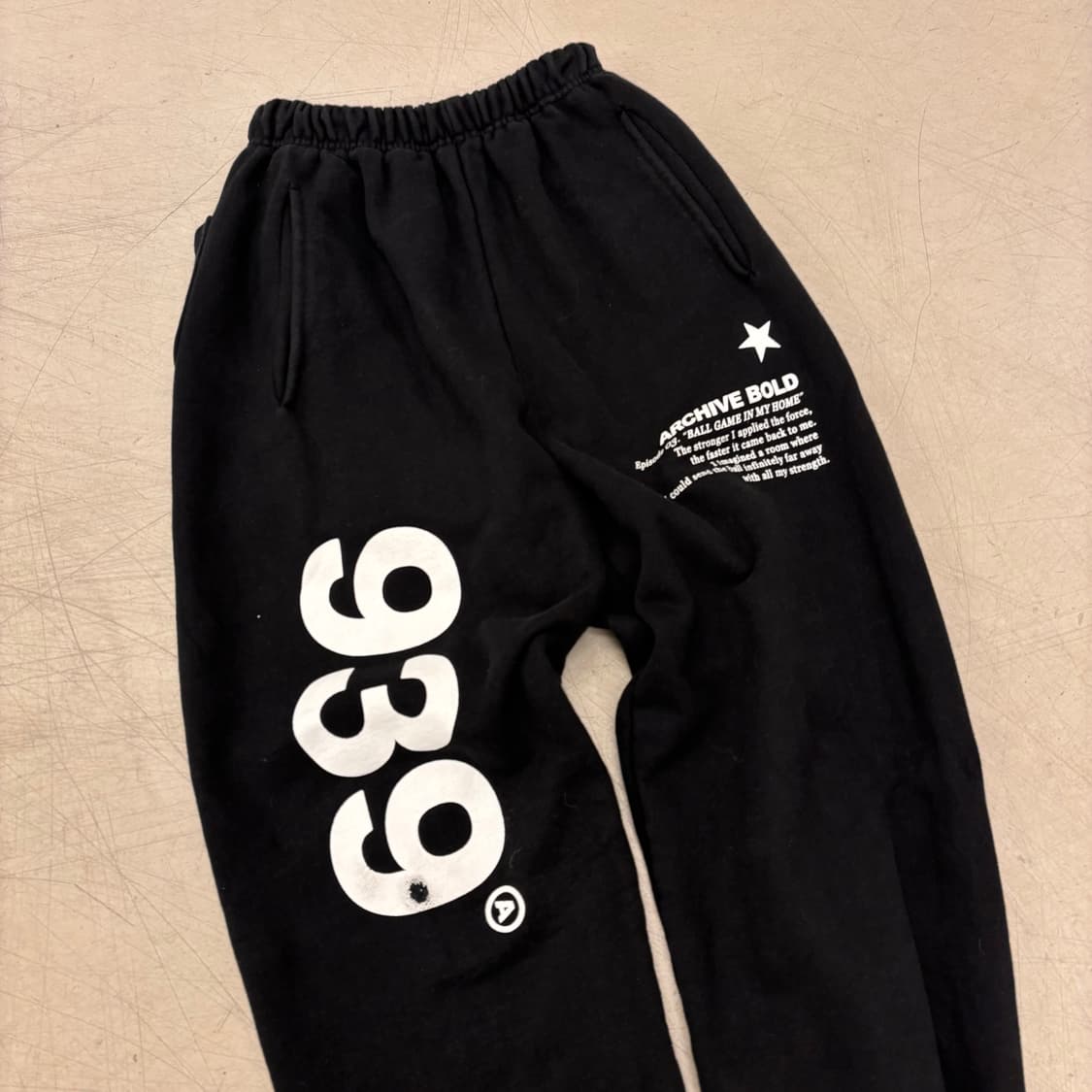 939 아카이브 볼드 빅로고 스웻 팬츠 상품이미지2