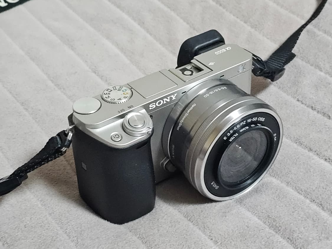 소니 A6000 미러리스 카메라 상품이미지2