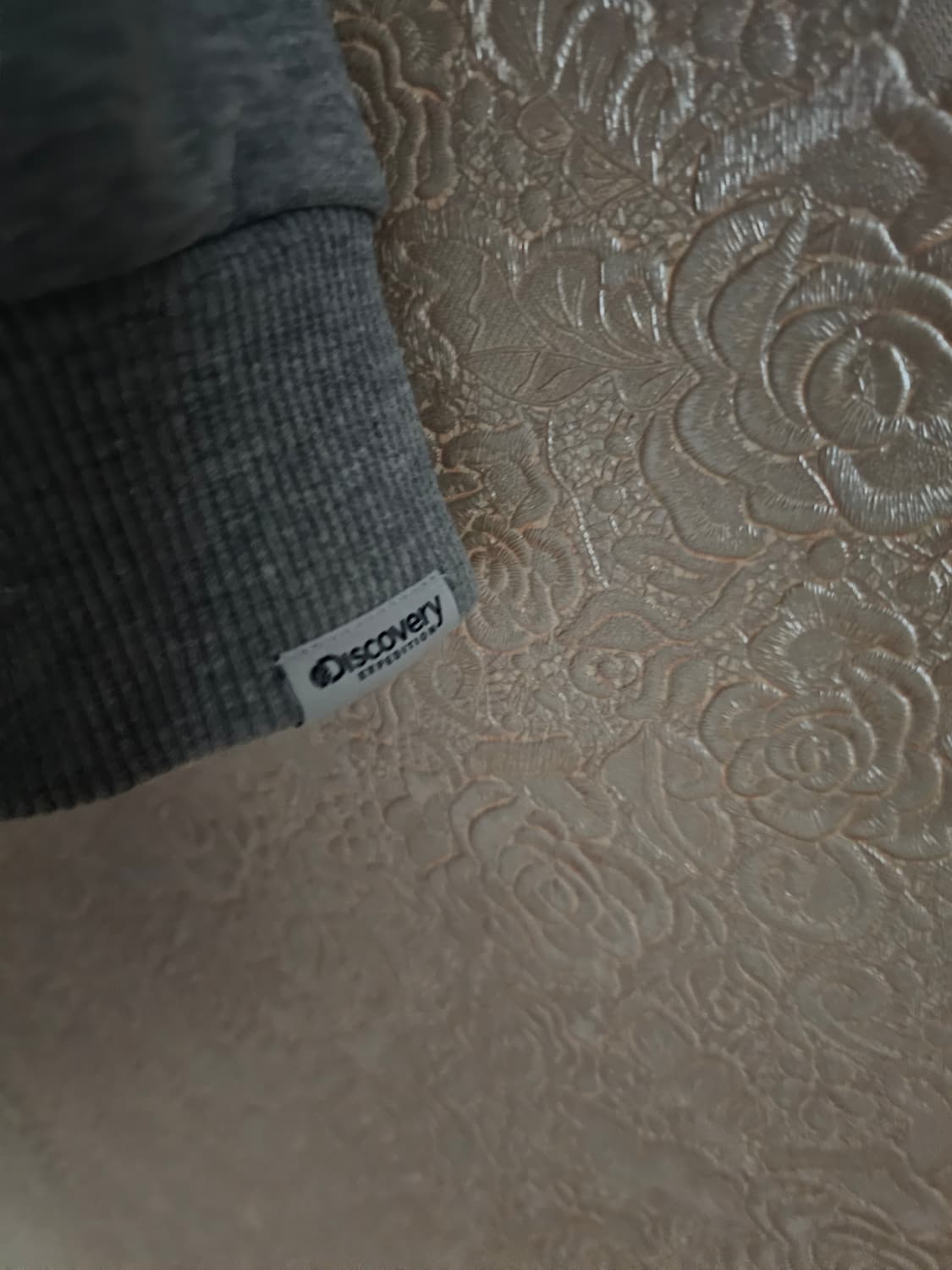 디스커버리 회색 맨투맨 티셔츠 105 상품이미지4