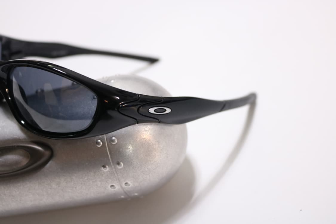 오클리 미뉴트 2.0 블랙 선글라스 상품이미지3