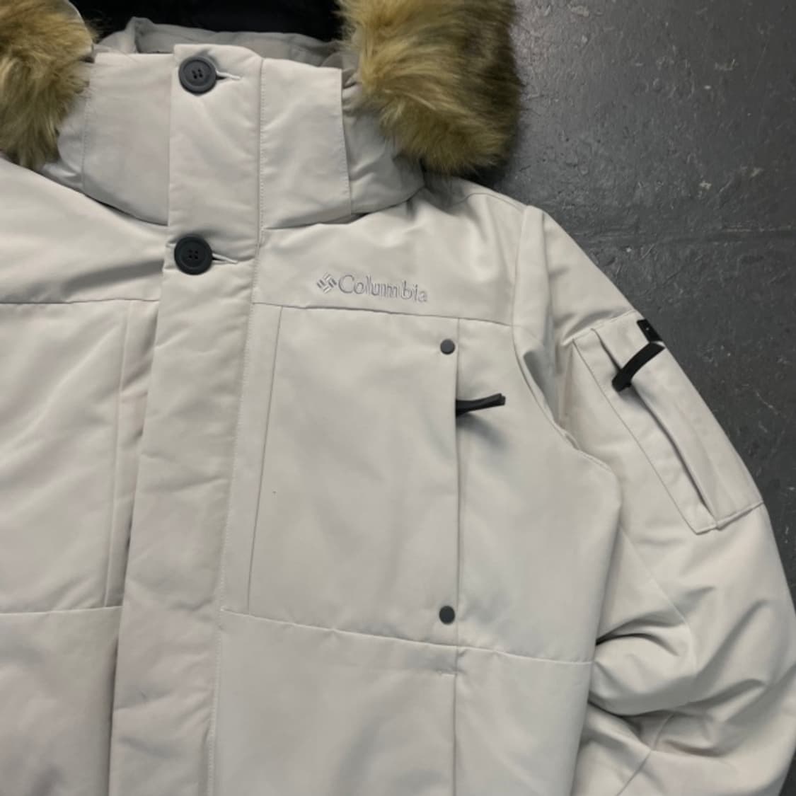 95 콜럼비아 라쿤 숏 패딩  상품이미지2