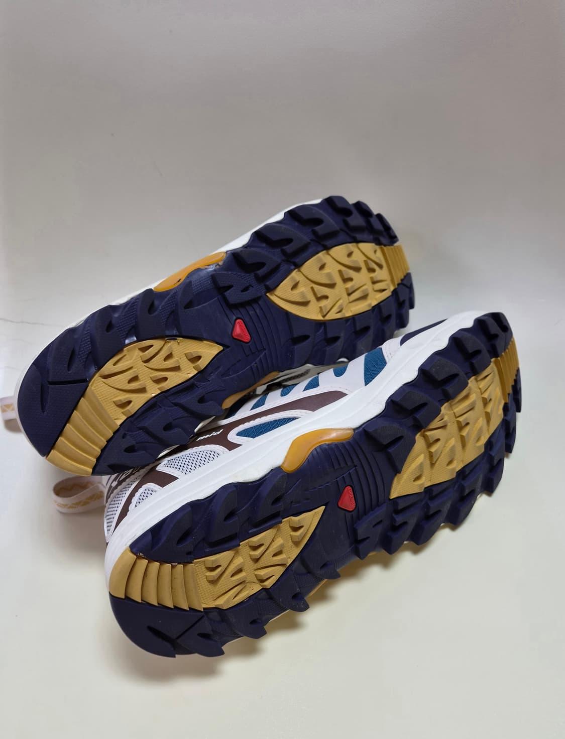 살로몬 고어텍스 운동화 250 크림퍼플브라운 상품이미지5