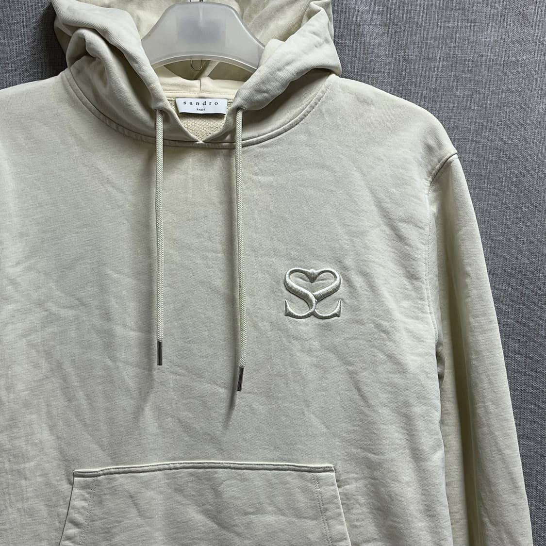 [M] 산드로 정품 파리스 하트 자수 긴팔 후드티 상품이미지5