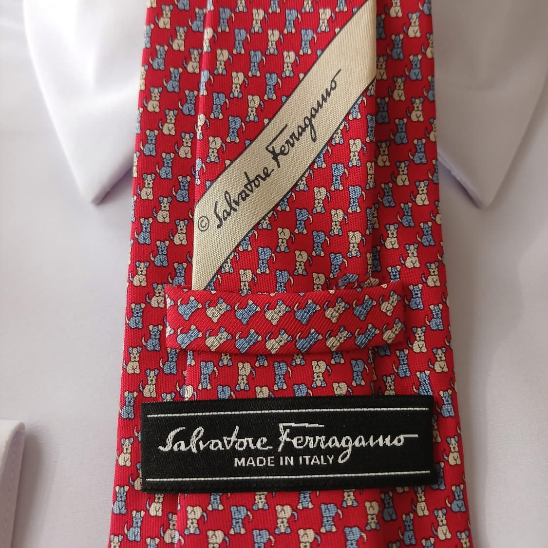 페라가모 실크 레드 강아지 패턴 넥타이 8.5cm A+등급 A18886
 상품이미지5