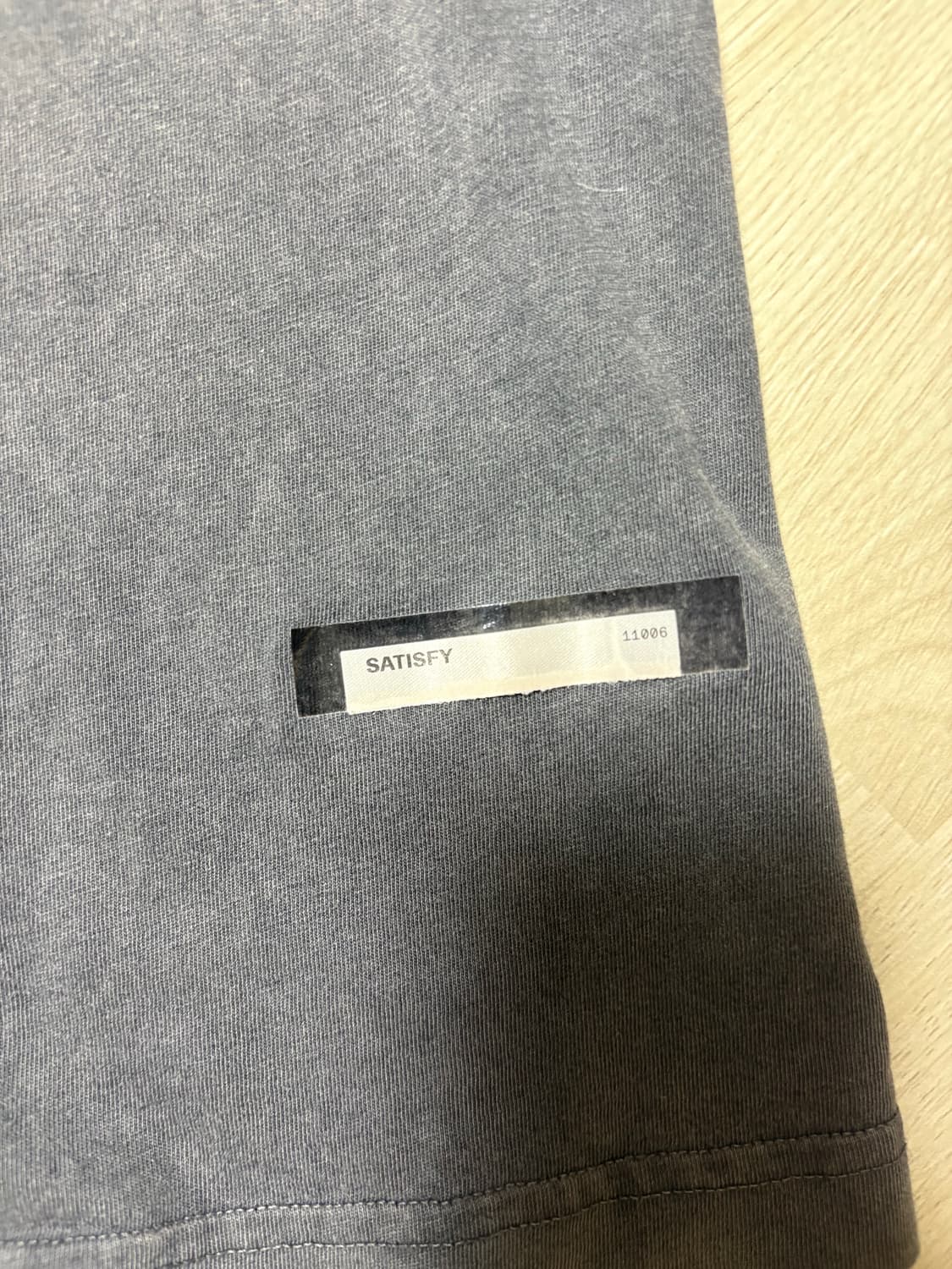 satisfy mothtech t-shirts aged black L 상품이미지7