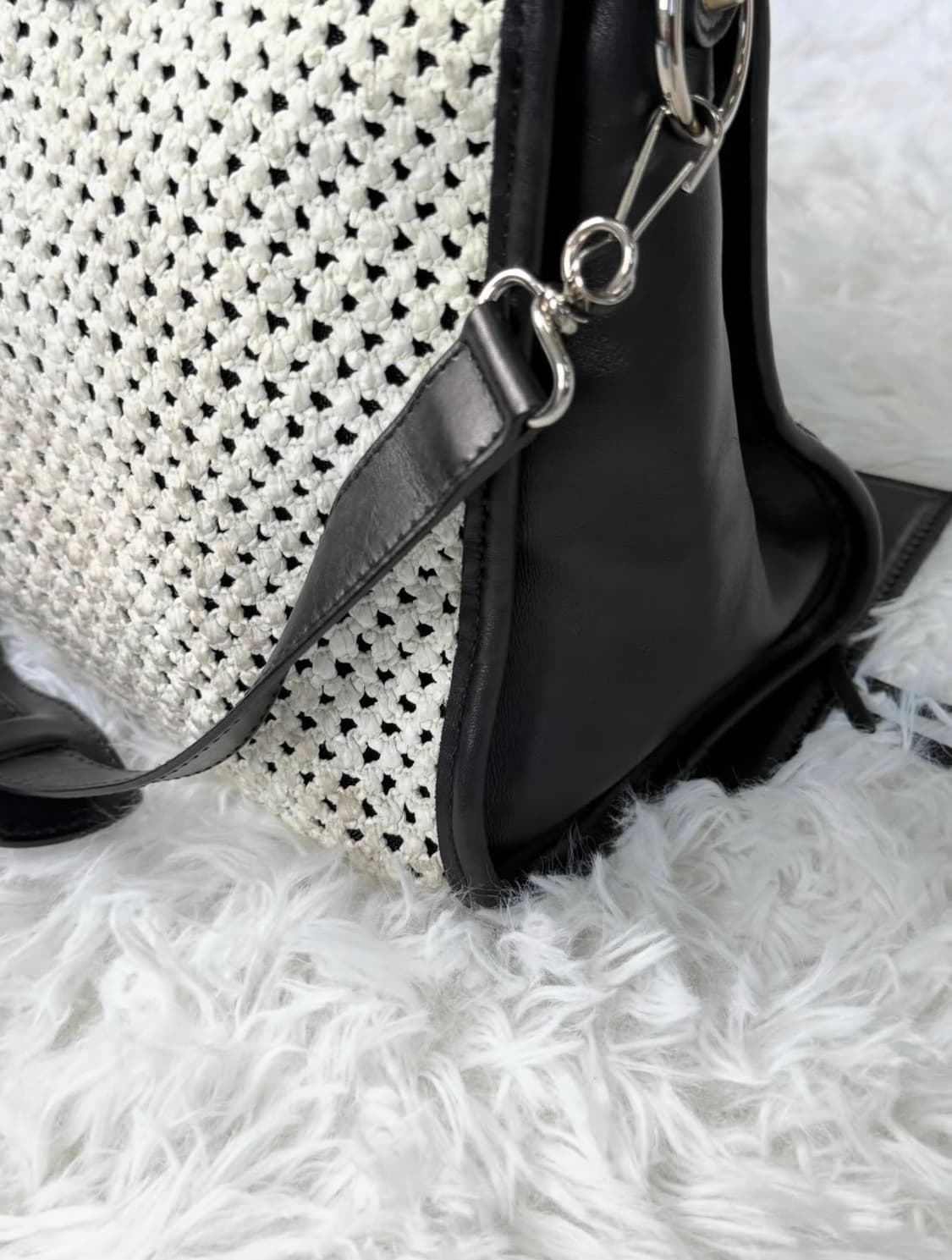 발렌시아가 레어 라피아 모터백  상품이미지4