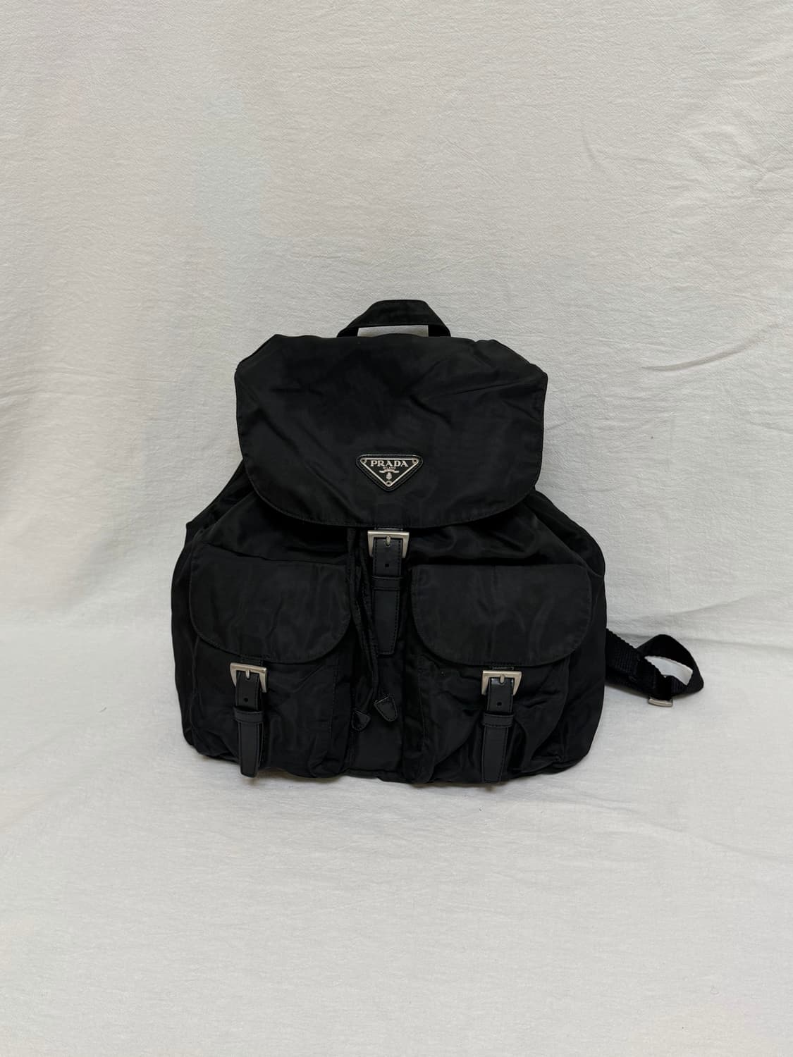 정품 프라다 포코노 나일론 미디움백팩 블 상품이미지5