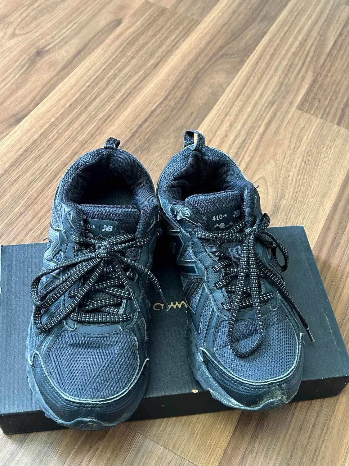 뉴발란스 410 올블랙 러닝화 230 상품이미지1