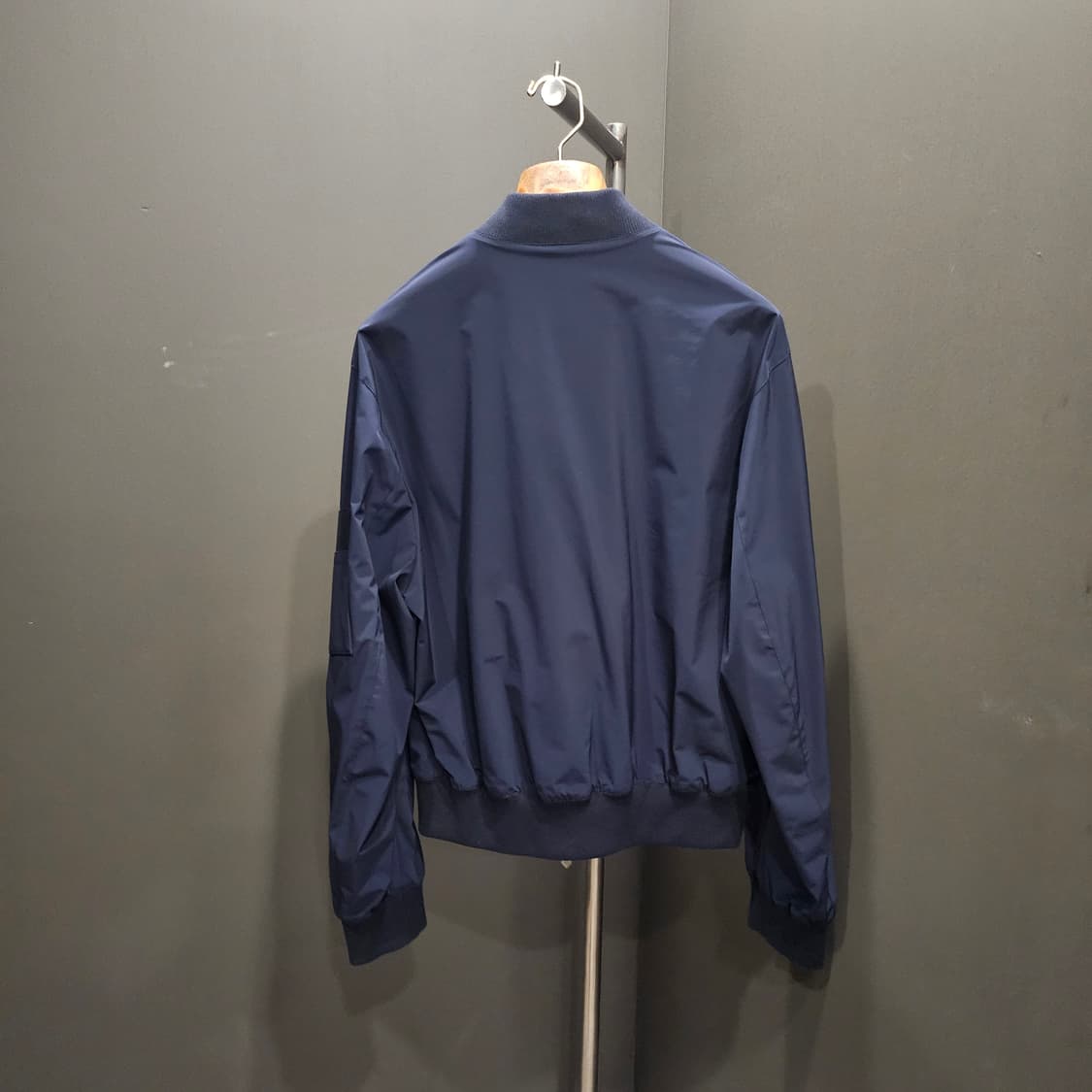 에르메스 리브 레더 나일론 & 레더 봄버자켓 상품이미지5